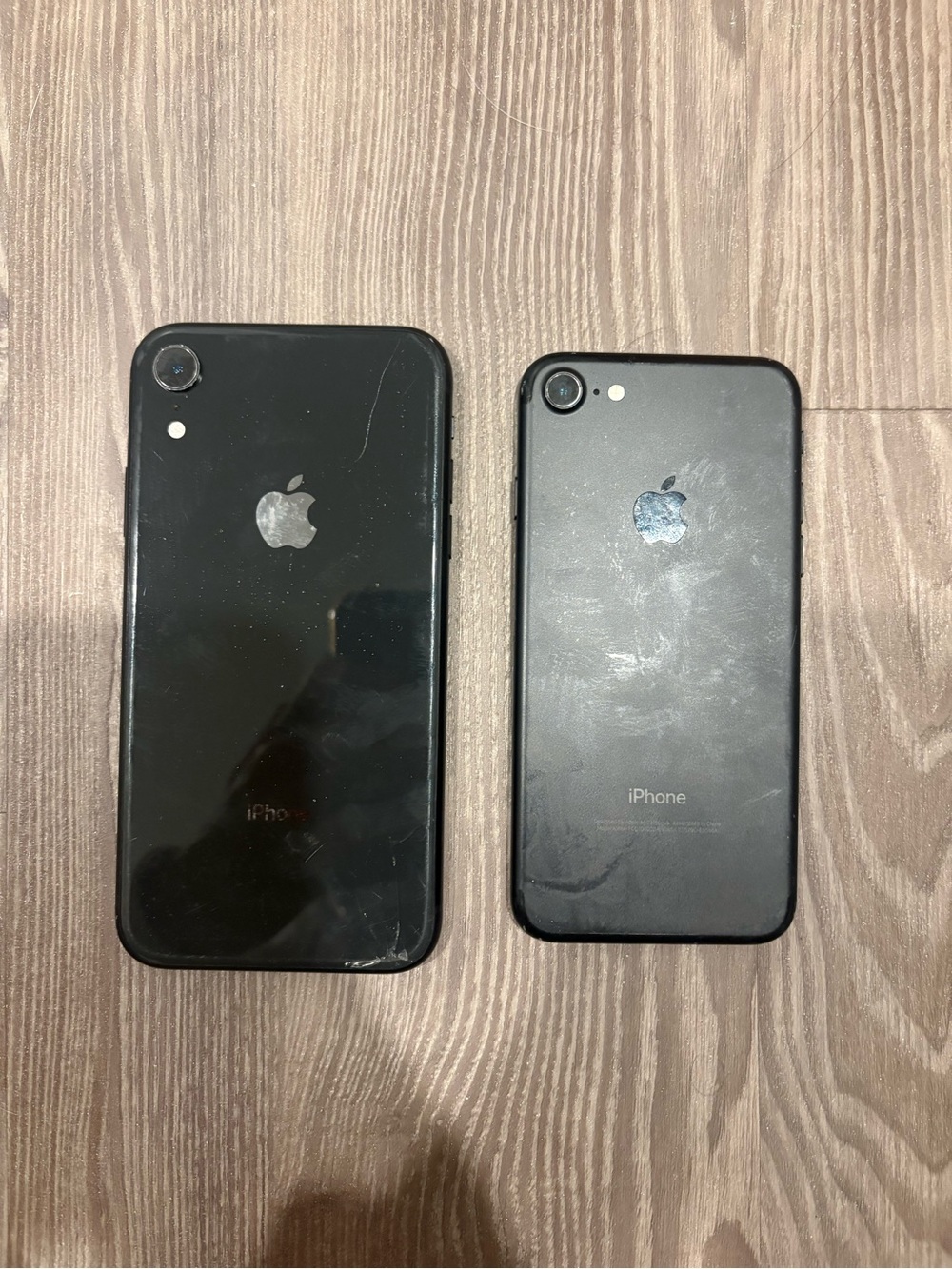 Apple iPhone XR and iPhone 8 READ DESCRIPTION